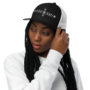 Shining Star Embroidered Closed-back trucker cap | Flexfit
